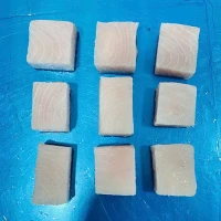 Frozen Swordfish Cube, Skinless, Boneless (Xiphias Gladius) Size: 25-50 grs/pc thumb