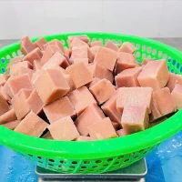 Frozen tuna cube, Skinless,Boneless (Thunnus albacares) Size 35/40 grs/pc thumb