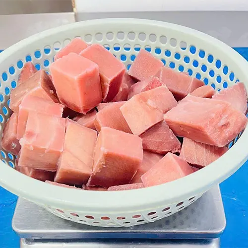 Frozen tuna cube, Skinless,Boneless (Thunnus albacares) Size 35/40 grs/pc